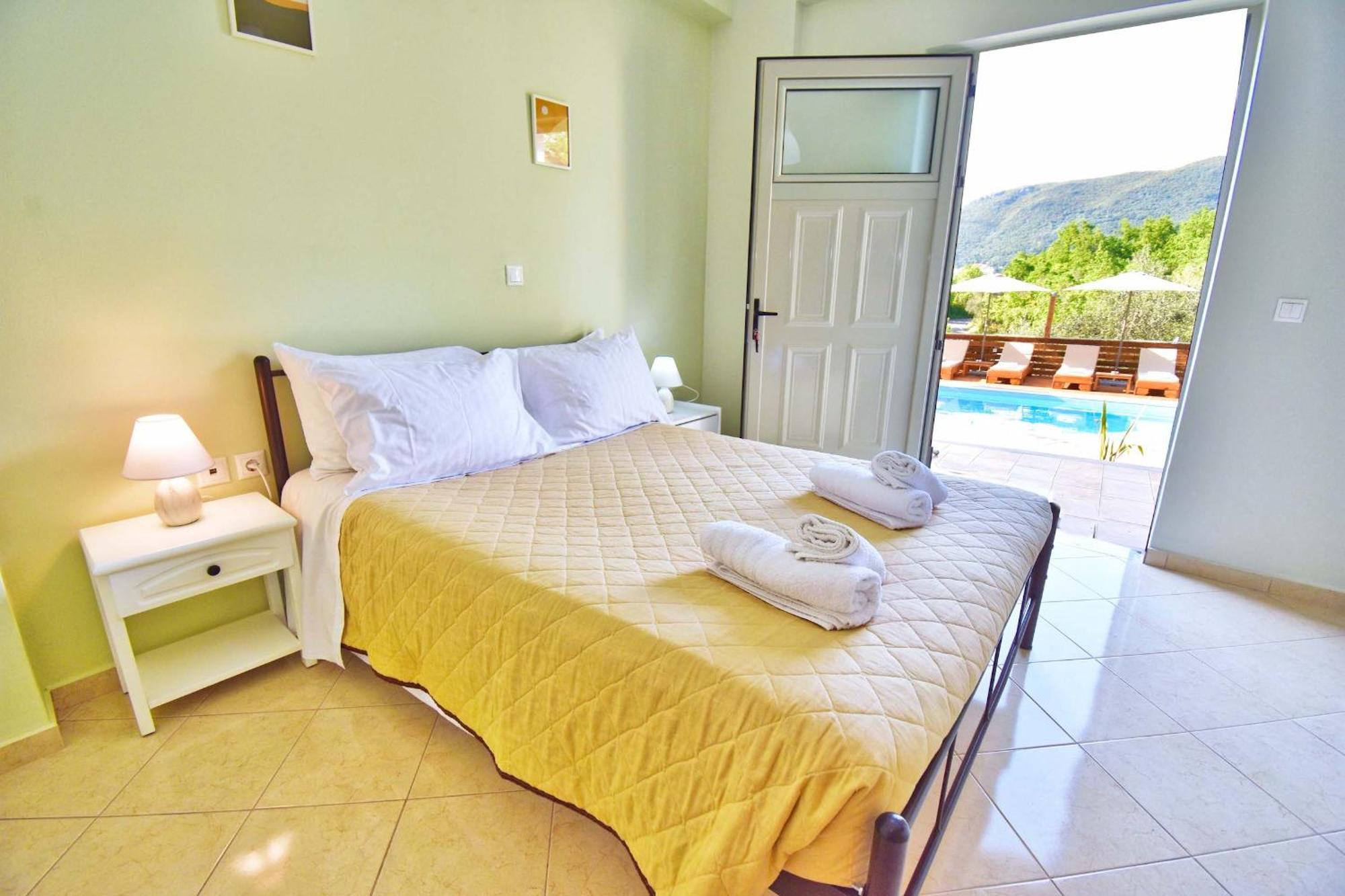 The Stone Villas Ano Korakiana Bagian luar foto